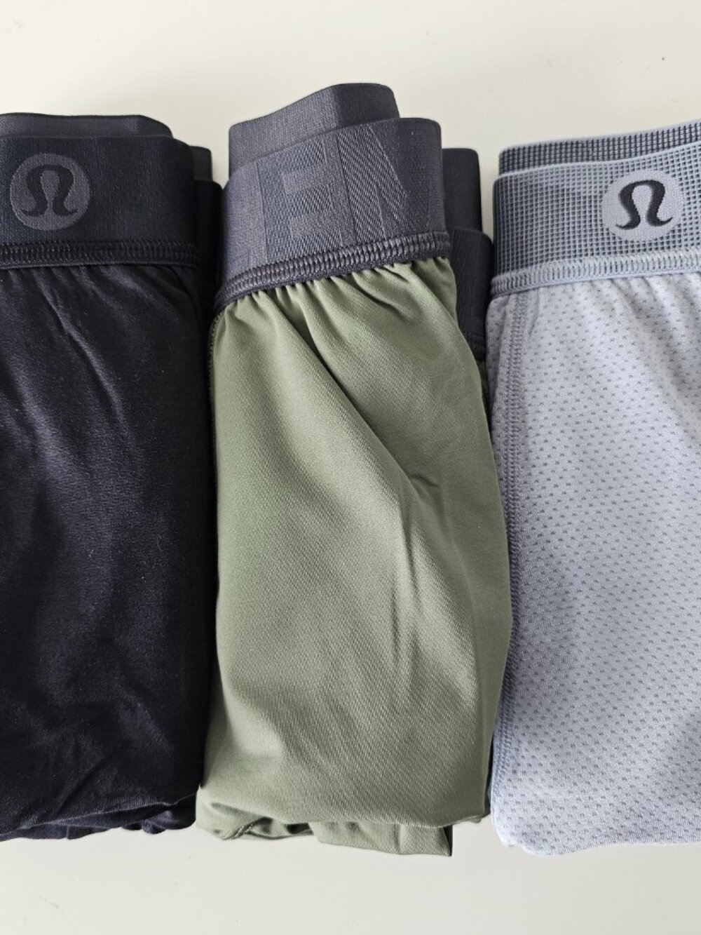 NIB LULULEMON Black AIM, Green BTM, Grey AIM Mesh Boxer 7" Small Trio 3-Pack